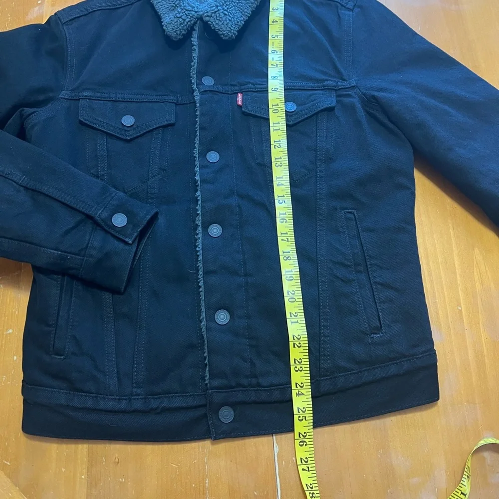 Levi's Black Sherpa Lined Denim Jacket - Picture 11 of 11